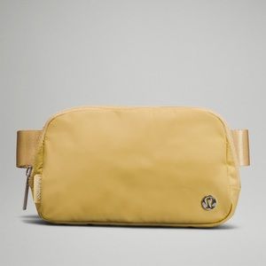 NWT Everywhere Belt Bag in Golden Sand [lululemon athletica]